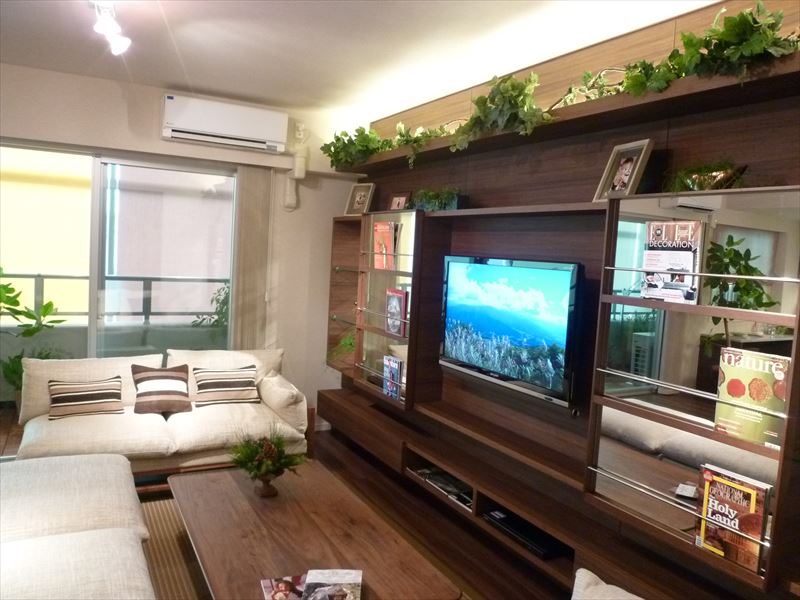 バルコニー側のリビング