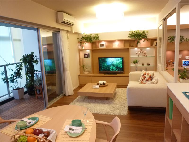 ダイニングからリビング