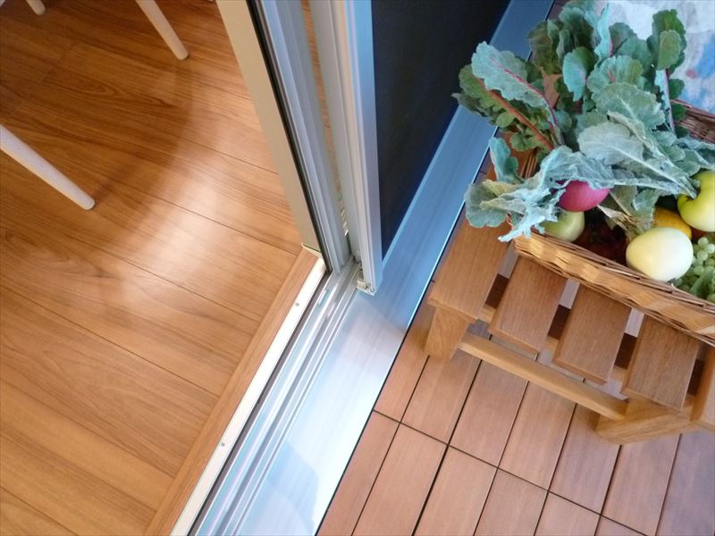 リビングとバルコニーの境