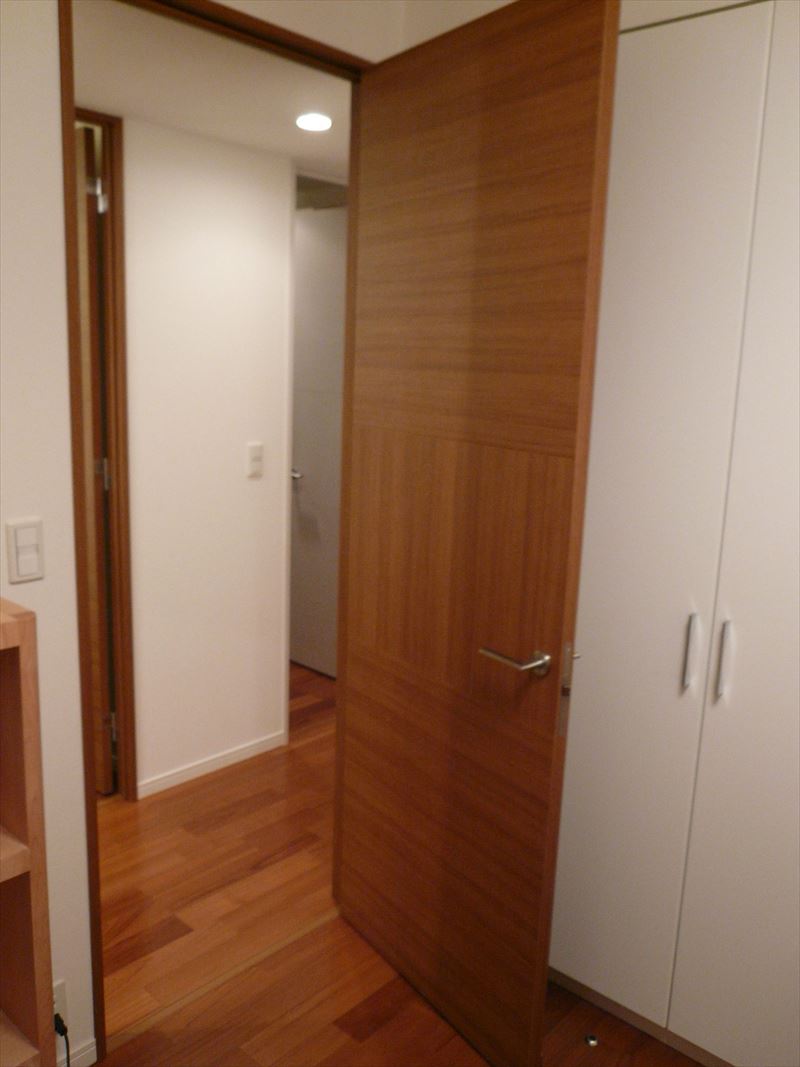 洋室から廊下 モデルルーム