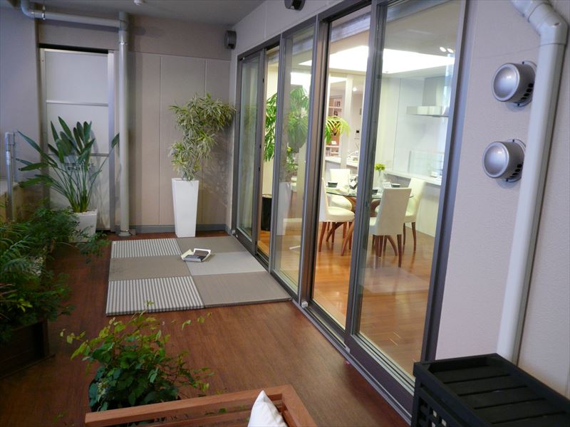 バルコニーからダイニング モデルルーム