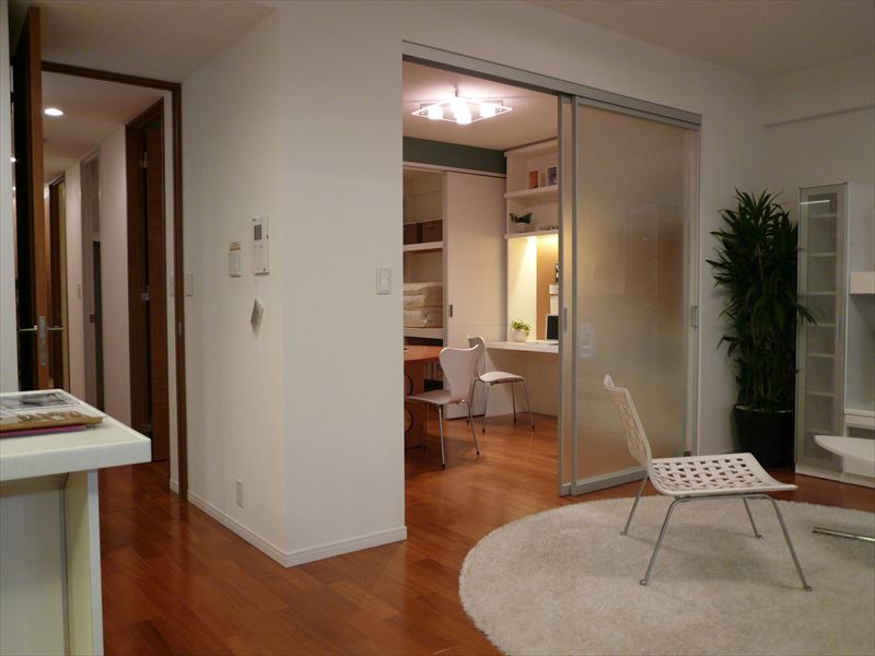 リビングから洋室 モデルルーム