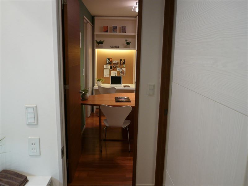 洋室入り口 モデルルーム