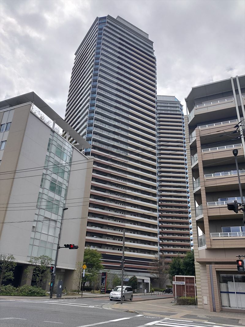 辻仲病院近くより外観を撮影 パークシティ柏の葉キャンパス ザ・ゲートタワー