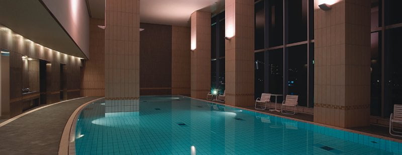 アクアタワー2階にある歩行浴もできる全長20ｍのプール