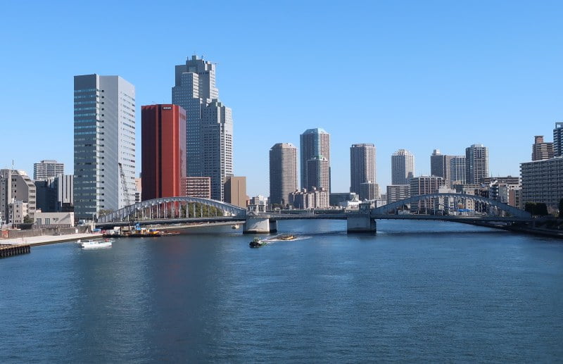 築地大橋からリバーシティ21エリアを臨む