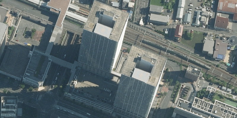 メガシティタワーズ